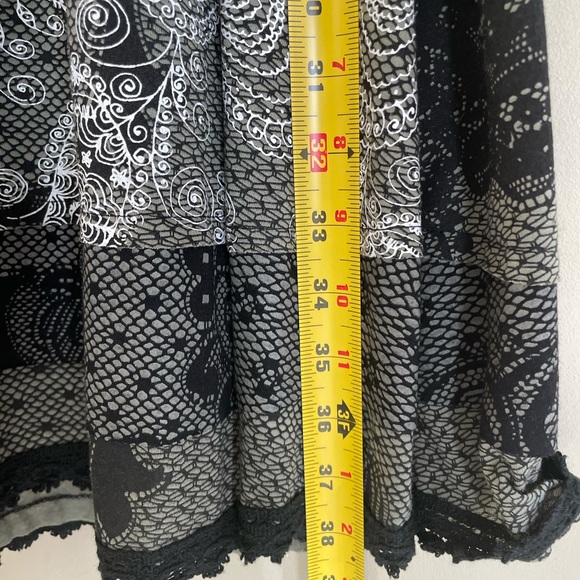 Unique printed dress - Picture 6 of 9